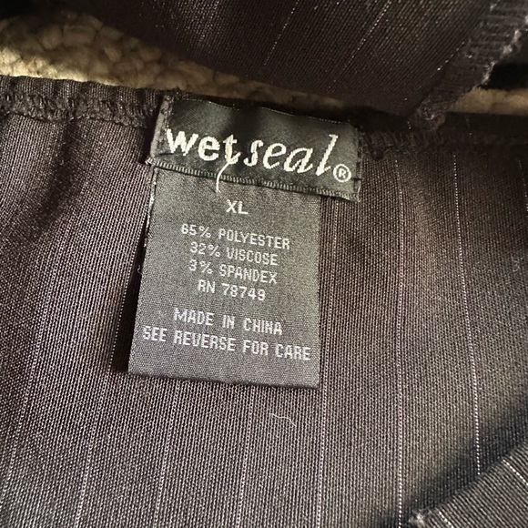Y2K wetseal pinstripe vest - Picture 3 of 3